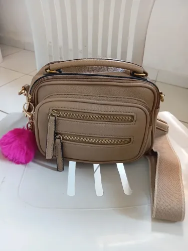 Vendo Está linda bolsa NOVA !!