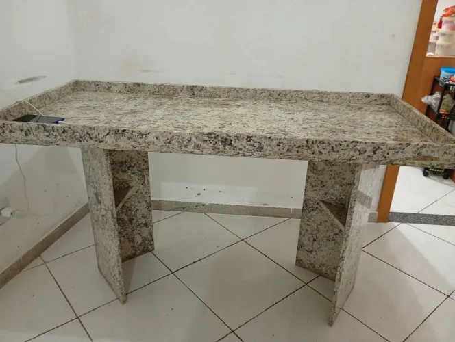 Mesa de mármore 