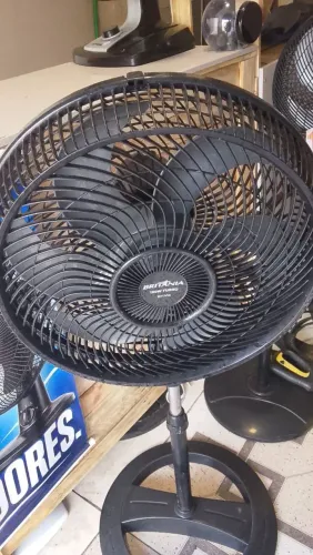 ventilador grande Britânia de coluna