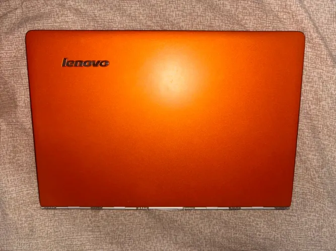 Laptop novo com um ano de garantia