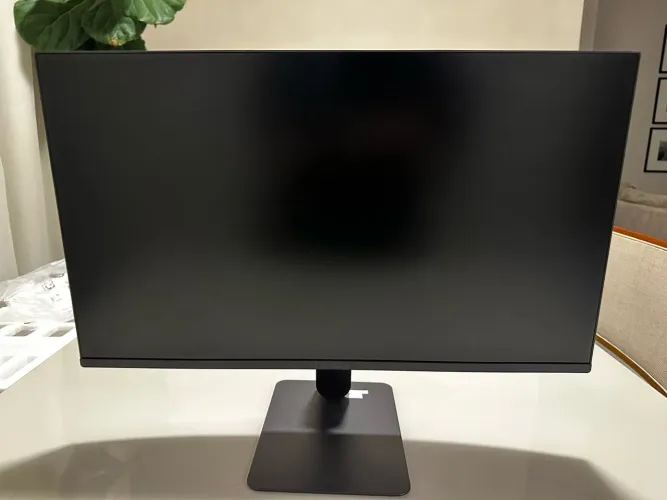 NOVO LG UltraGear Monitor Gamer 24" IPS 144Hz (O/C) 1ms (MBR) Full HD (1920x1080) HDR10