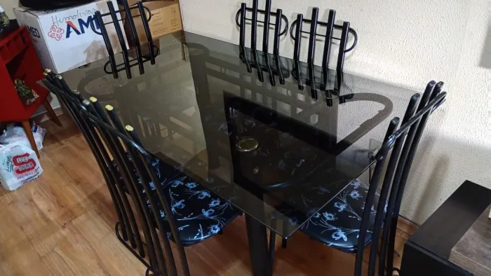 Mesa de vidro 6 Lugares com vidro fumê