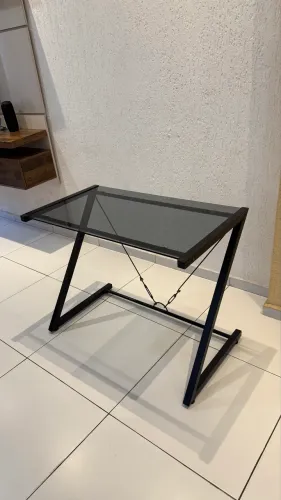 MESA DE VIDRO E AÇO