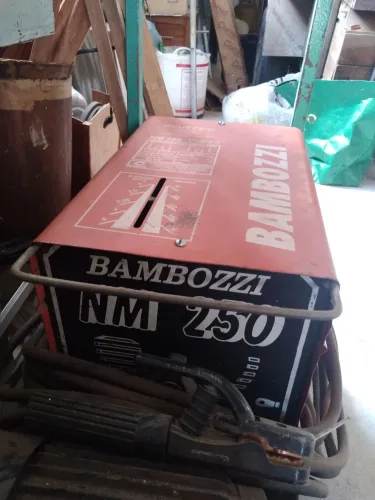 Máquina de solda elétrica bambozzi 