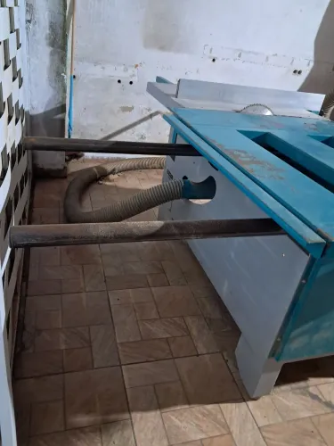 Esquadrejadeira e coletor de po