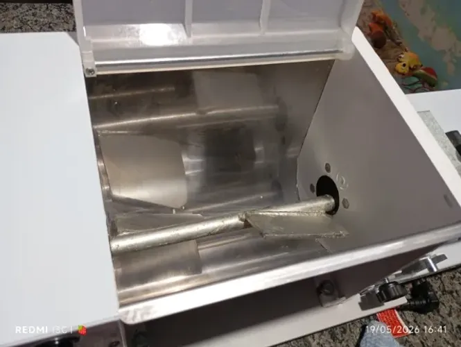 Máquina massa caseira 3 kilos sovadeira e moedora