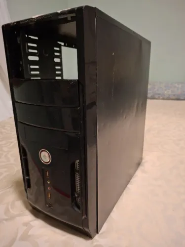 Gabinete 4 baias (falta tampa lateral)