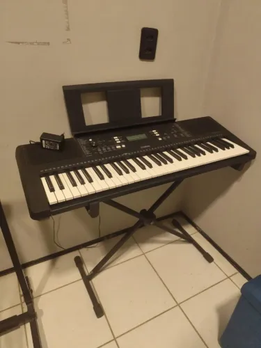 Teclado Yamaha PSR 373 - Seminovo