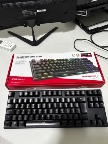 Teclado Gamer Mecânico HyperX Alloy Origins Core RGB