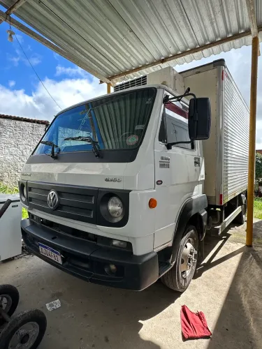   Vendo caminhão 8160 baú câmera fria 