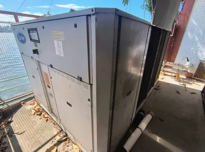 CHILLER - EQUIPAMENTO DE REFRIGERAÇÃO