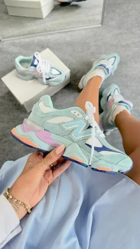 Tênis New Balance 9060 Couro Azul/Rosa Feminino