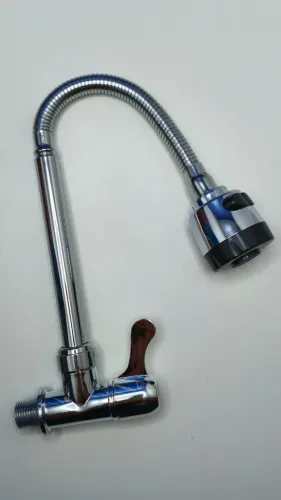 Torneira Flexível de Parede para Cozinha 2 Tipos de Jato