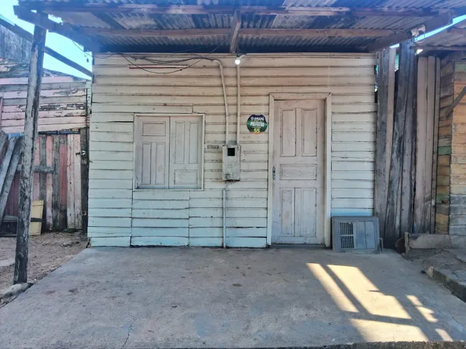 VENDE-SE ESTÁ CASA