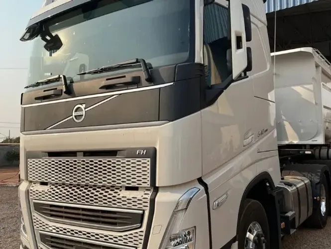 Volvo FH 540 c/ Rodocaçamba 2022