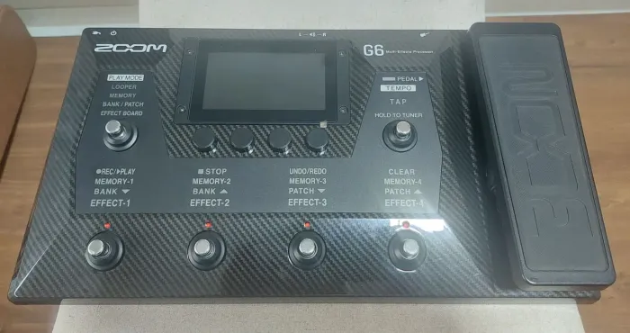 Pedaleira Zoom G6 com IR