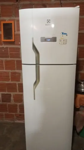 Geladeira Electrolux frost free 