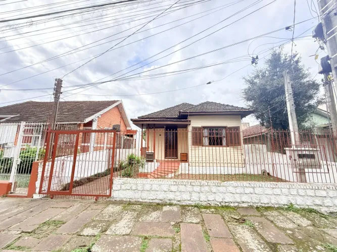 Casa para venda com 3 dormitórios no bairro Nonoai, zona sul de Porto Alegre, RS