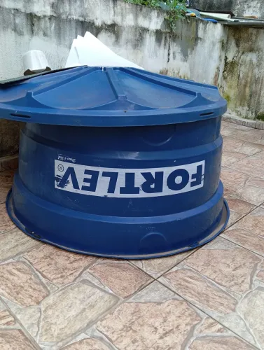 VENDO UMA CAIXA DE ÁGUA DE 500 LITROS.