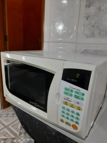 Micro-ondas LG com grill, 30L, 127v, funcionando perfeitamente