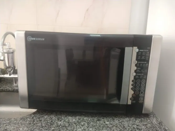Micro-ondas 28L Inox