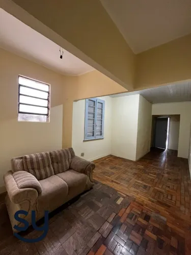 Apartamento amplo de 2 dormitórios no Centro Histórico