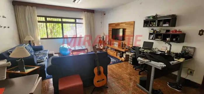 Casa à venda em Vila Guilherme com 162m², 3 quartos sendo 1 suíte, 4 vagas