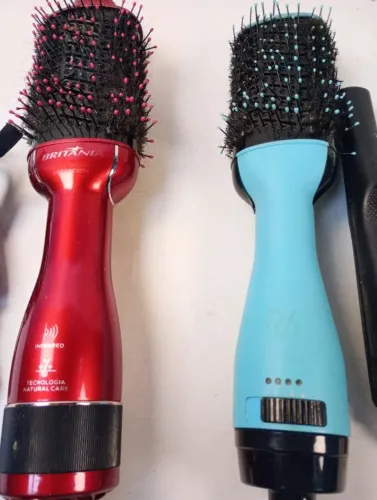 Lote 3 Aparelhos de Cabelo (2 Escovas Secadoras + Chapinha GA.MA Italy) - Para Peças/Conse