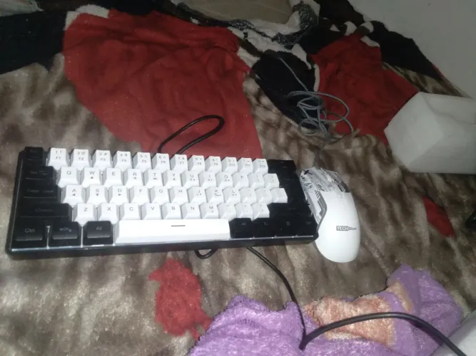 Vendo mouse e teclado mecânico 61%