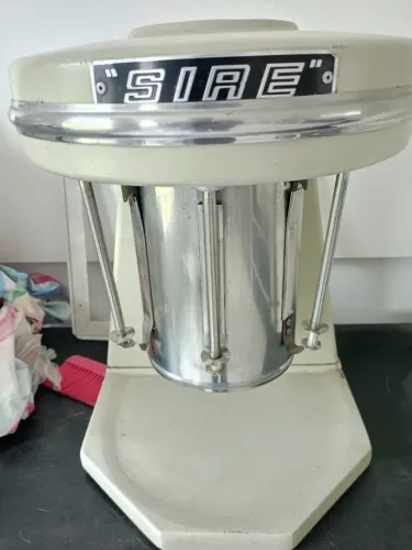 Máquina de Milkshake SIRE - Retrô