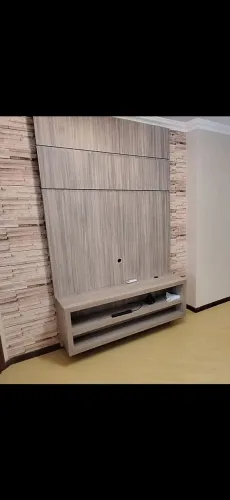 Painel de TV Suspenso com Rack Integrado - Moderno e Elegante!