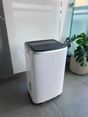 AR CONDICIONADO PORTÁTIL ELECTROLUX SP12F 127V