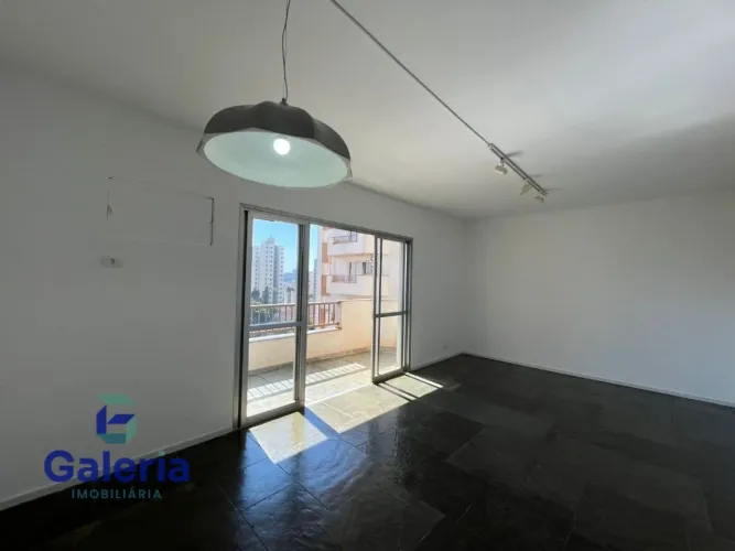 Apartamento com 3 quartos para alugar, 125m² - Centro