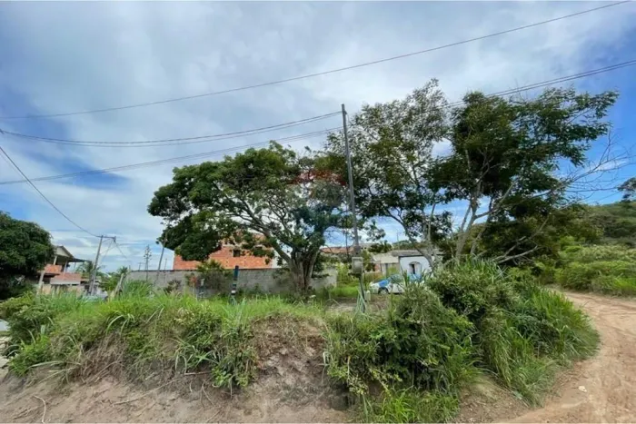 À Venda | Terreno de Esquina na Reserva do Peró