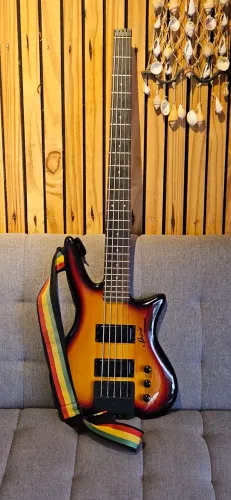 Baixo steinberger impecável instrumento unico 5 cordas com caze 