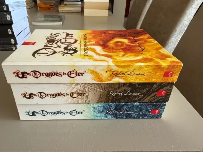 Livros ( Assassins Creed / Dragões de Eter / The Walking Dead )