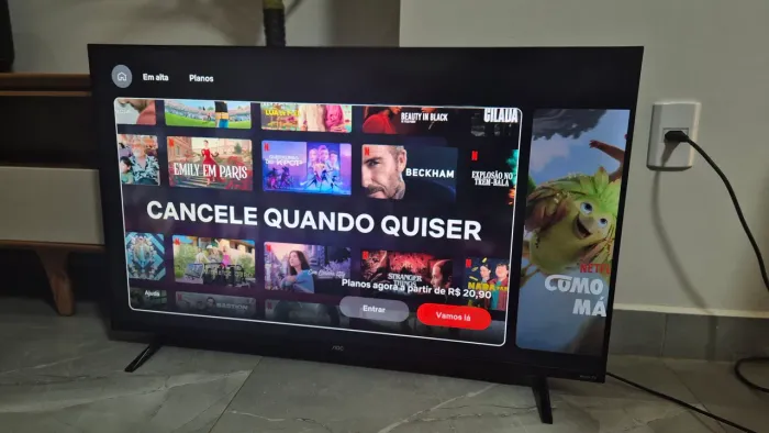Vendo smart TV 43 AOC Roku borda infinita 4k 