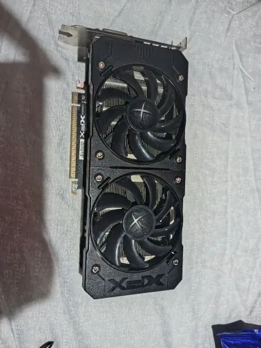 Placa de Video XFX RX 290 4GB ( com defeito )