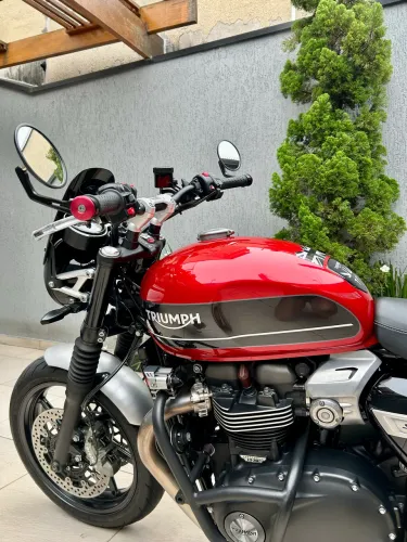 Triumph Speed twin 1200