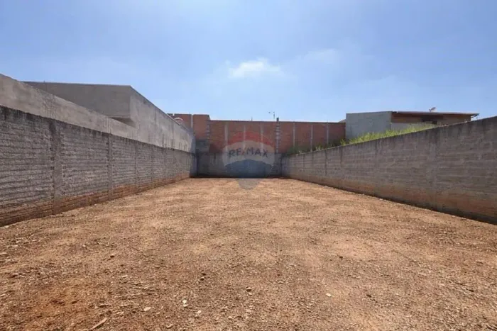 Terreno a venda no Bairro Jardim Marajoara Limeira - SP R$ 135.000,00