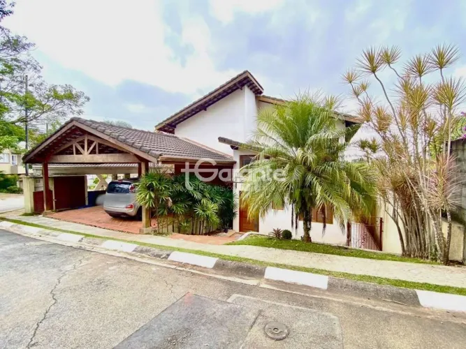 Palm Hills | Casa rústica com 4 suítes Próxima à Granja Viana e principais rodovias