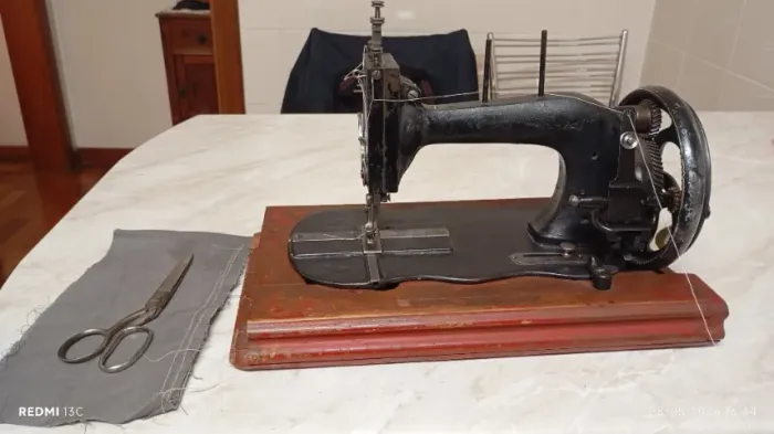 Antiga Máquina de Costura Singer Funcionando 100%