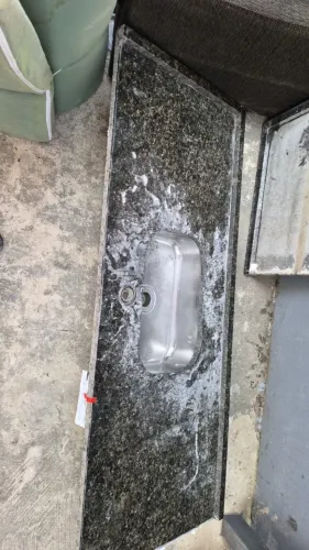 Bancada de cozinha em granito 1,50x0,60m