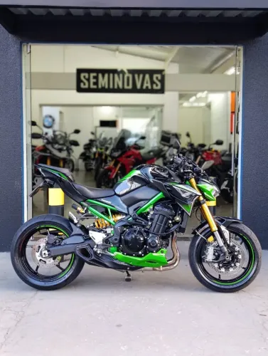 KAWASAKI Z900 R EDITION GREEN SPECIAL