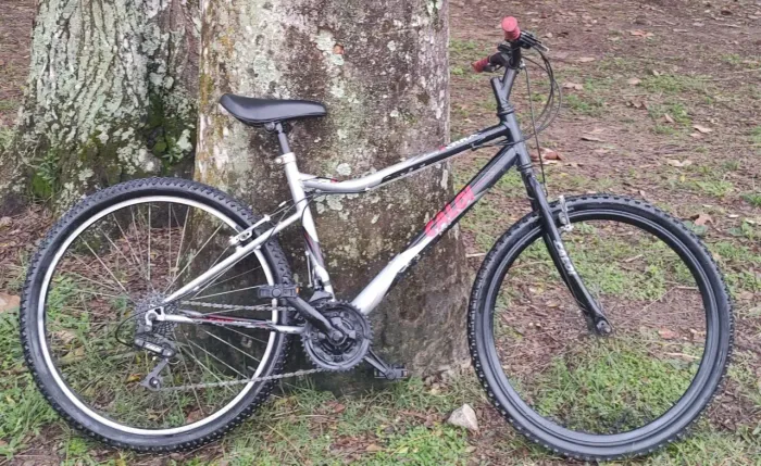 Bicicleta aro 26 caloi 21 marchas 