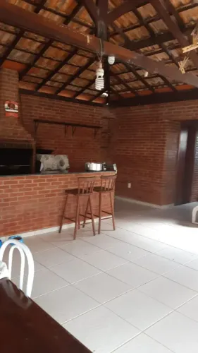 Casa para venda tem 312 metros quadrados com 7 quartos