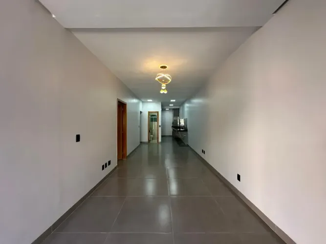 Vendo casa em condomínio - 3 quartos com suíte e closet - Condominio com lago