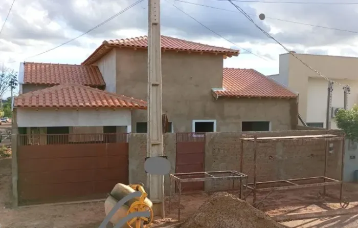 Casa Nova, 01Suite, 03 quartos 02 banheiros - Portal dos Ipes ( em fase acabamento )