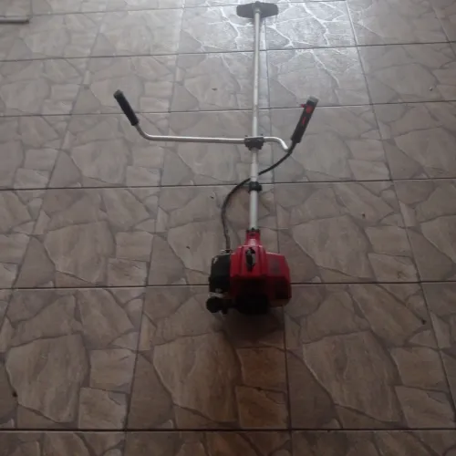 Vendo roçadeira seminova