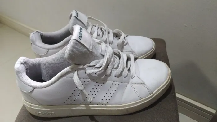 Tênis Adidas número 40